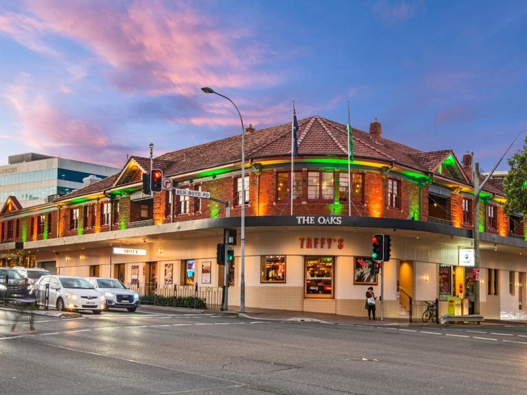Celebrity chef Rick Stein denies being involved in negotiations to ‘buy’ Oaks Hotel for $175m
