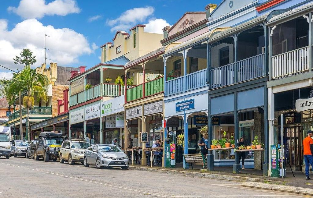 ‘Surf and turf’ Italian restaurant near Australia’s hottest tourist destination up for sale