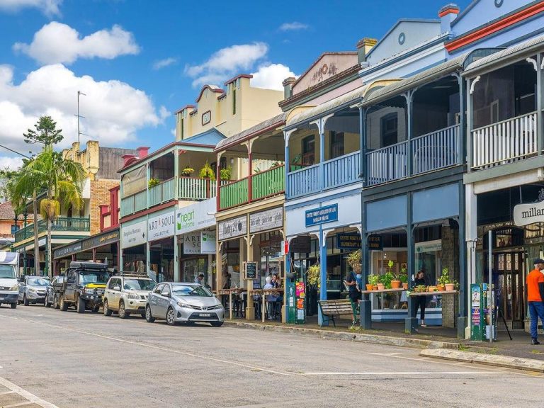 ‘Surf and turf’ Italian restaurant near Australia’s hottest tourist destination up for sale