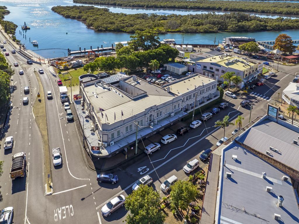 Supplied Editorial Publicans Arthur and Stuart Laundy bought have the Bayview Hotel on the Brisbane Waters harbourfront in Woy Woy