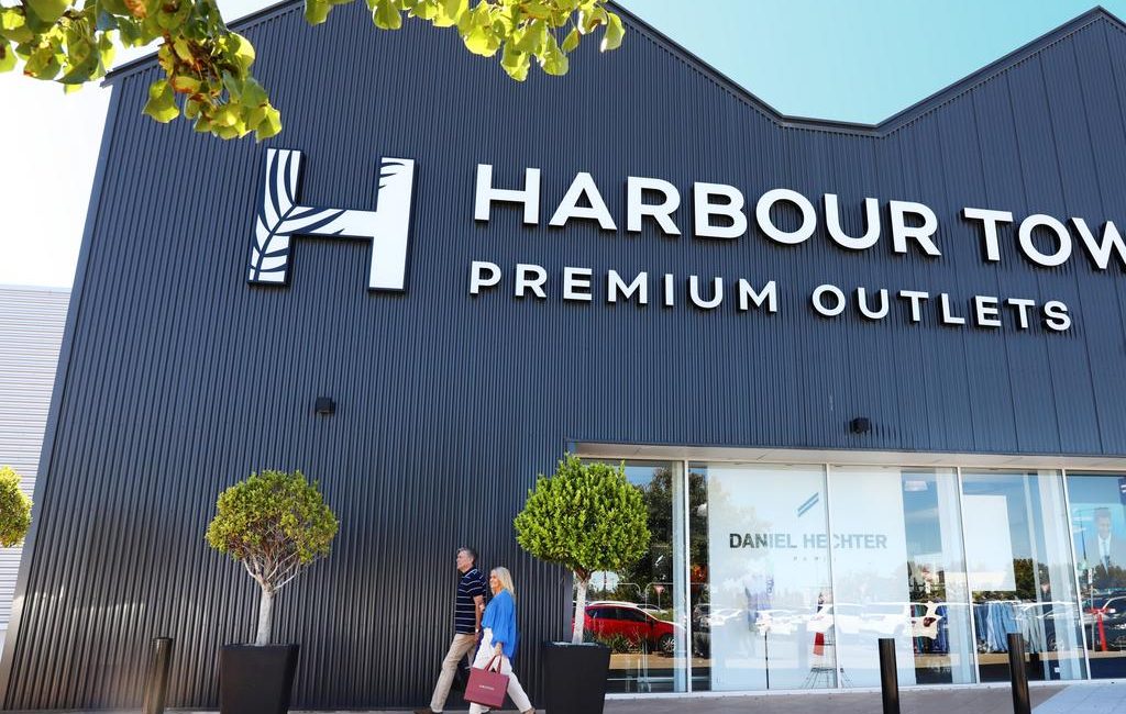 Lewis Land to check out of discount retail in Adelaide