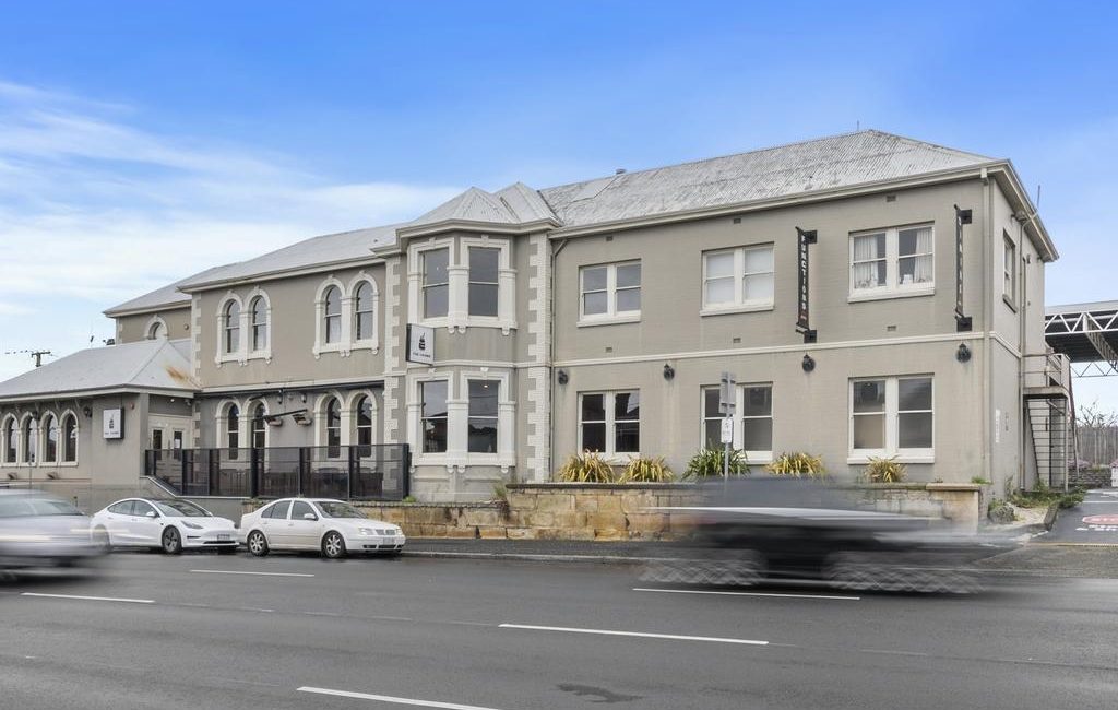 Buy this city corner and one of Hobart’s largest pubs