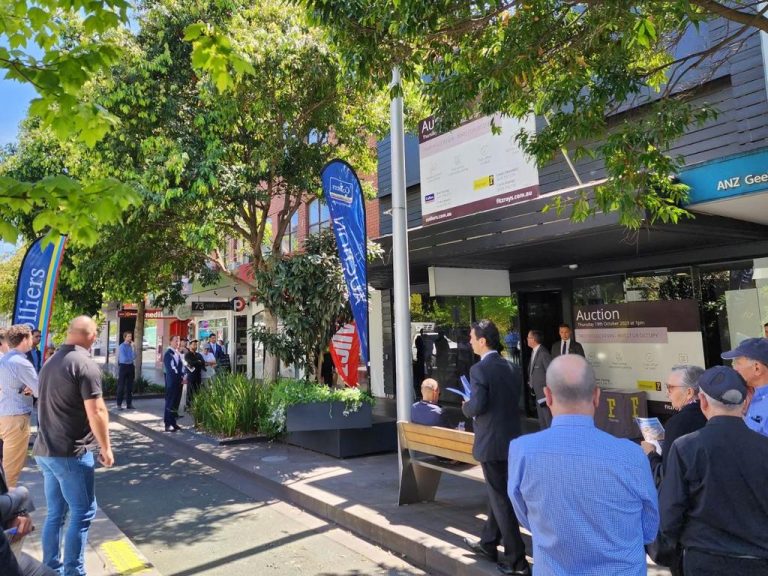 City buyer pounces at rare Geelong retail strip auction