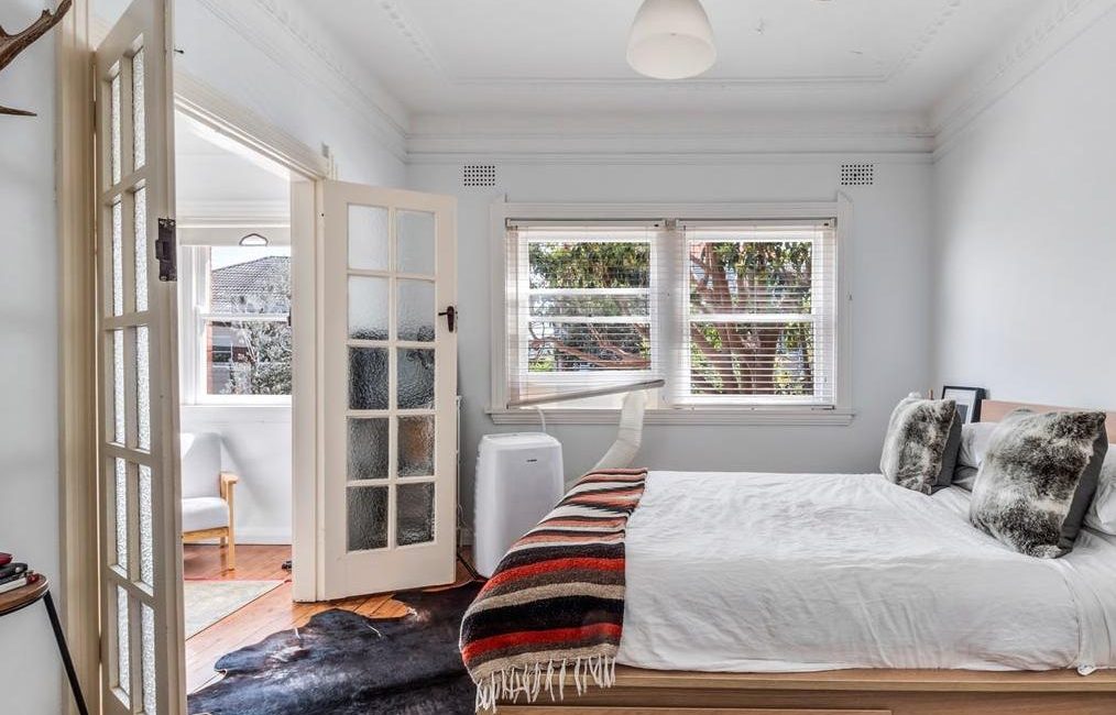 Bondi Beach block sells $1m+ over reserve to long-term investor