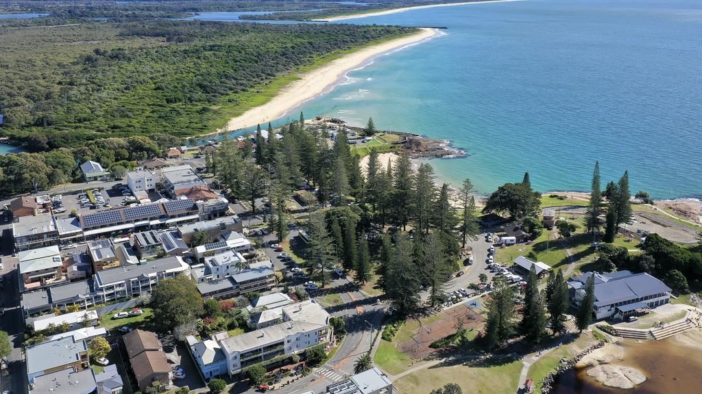 Supplied Editorial The Short family has sold the Seabreeze Beach Hotel in South West Rocks, NSW, to the Hunter Hotel Group