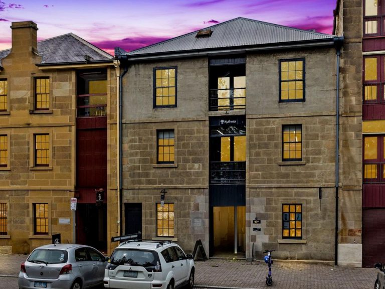 Hobart real estate: Fully leased No.81, Salamanca Place, Battery Point attracts global interest