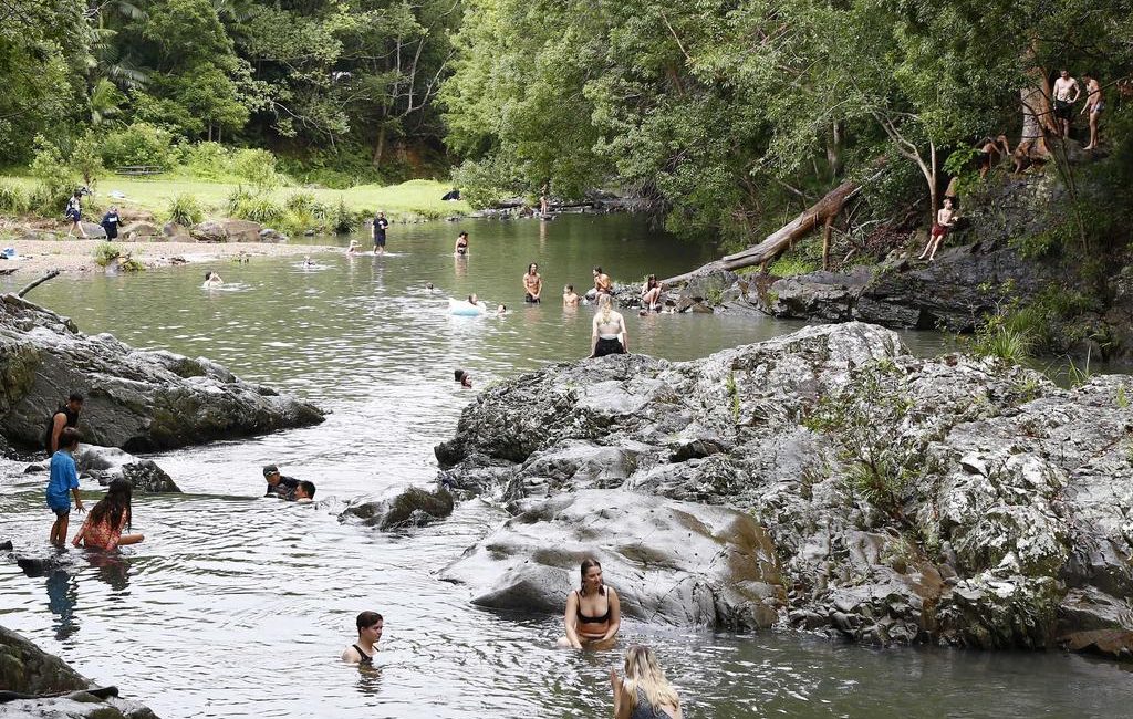 Cafe at Currumbin rock pools set to go under the hammer