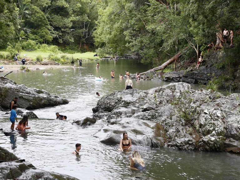 Cafe at Currumbin rock pools set to go under the hammer