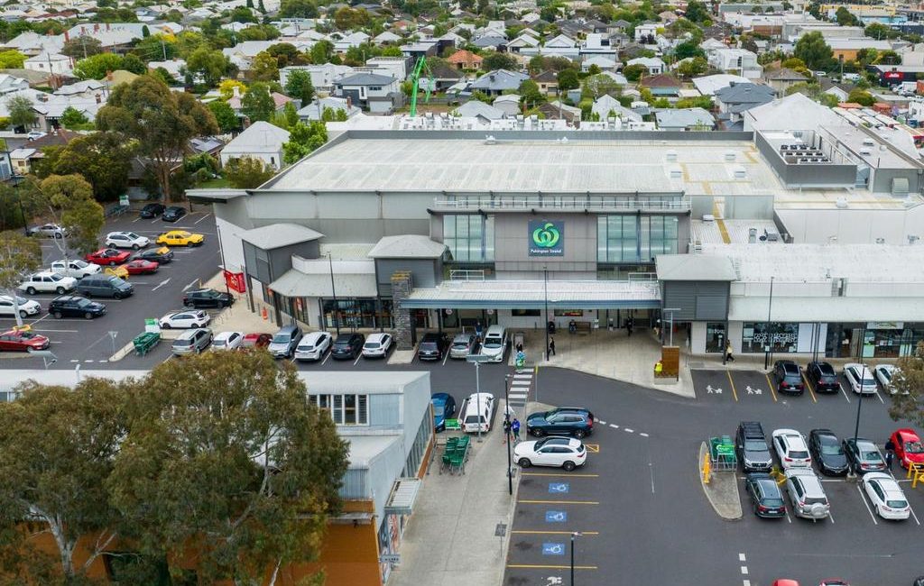 Geelong West shopping centre sets benchmark yield in sale