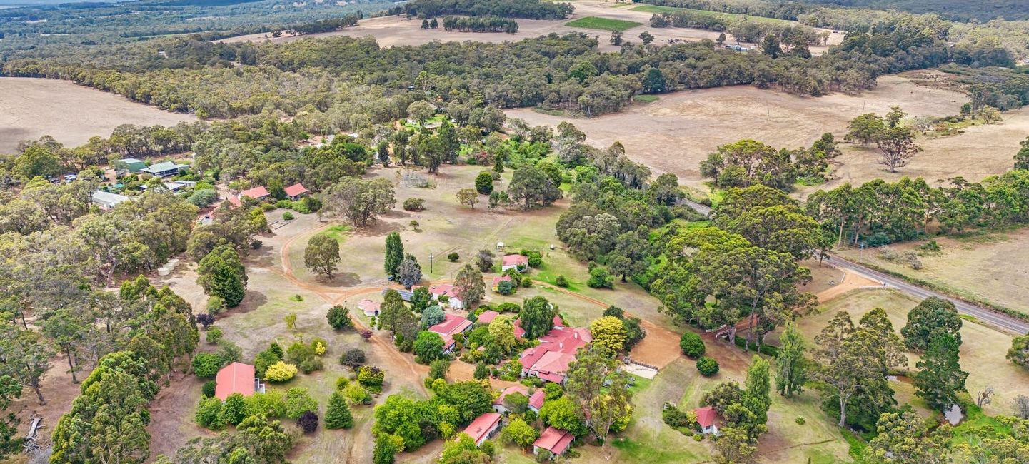 Entire WA village with its own tavern and restaurant hits market