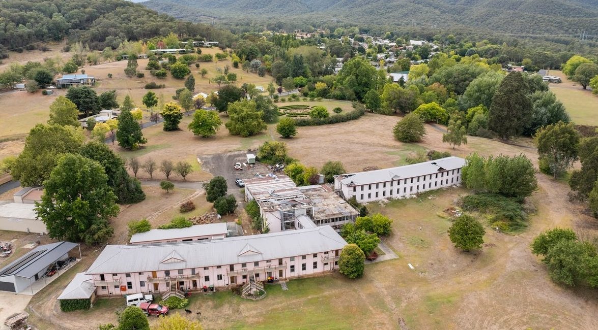 The five-acre property in Khancoban has 12 residential units in a habitable state, but the rest of the property is rundown and in need of an overhaul.
