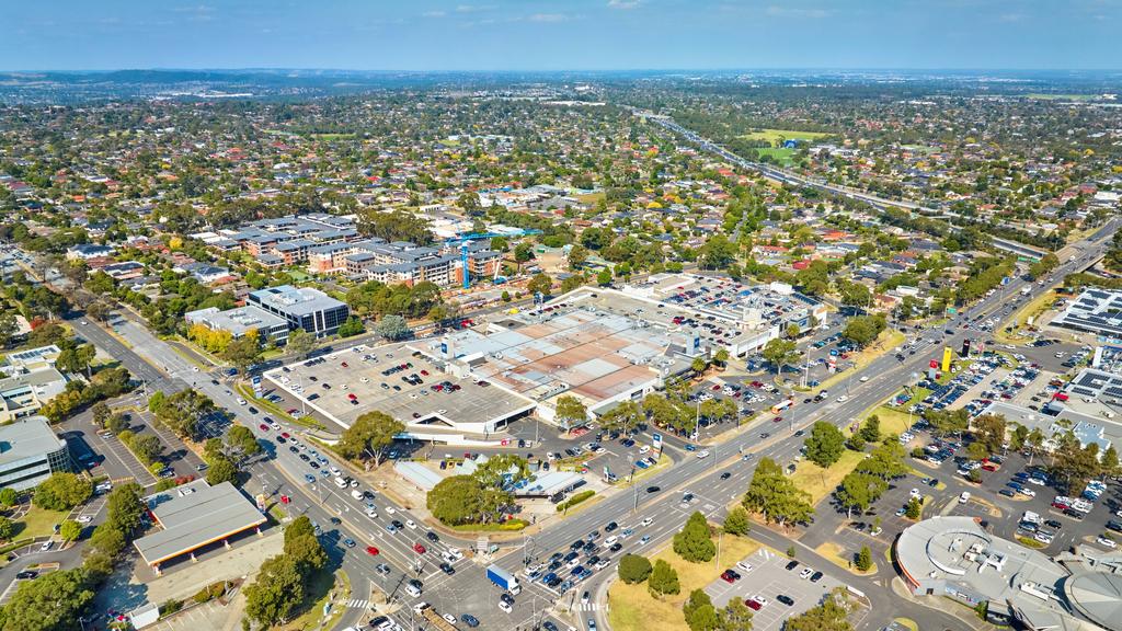 580 Ferntree Gully Rd, Wheelers Hill - for herald sun real estate