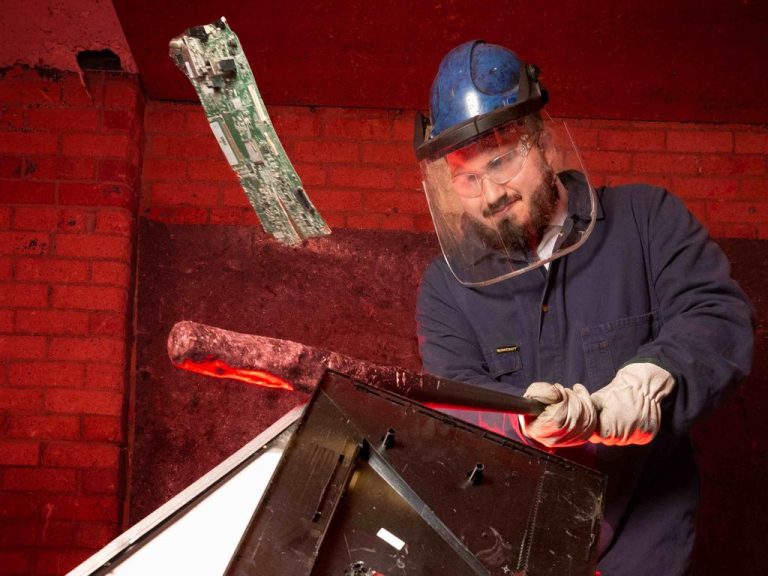 Oakleigh: Home of break and crash room biz Smash Splash set to go under the hammer