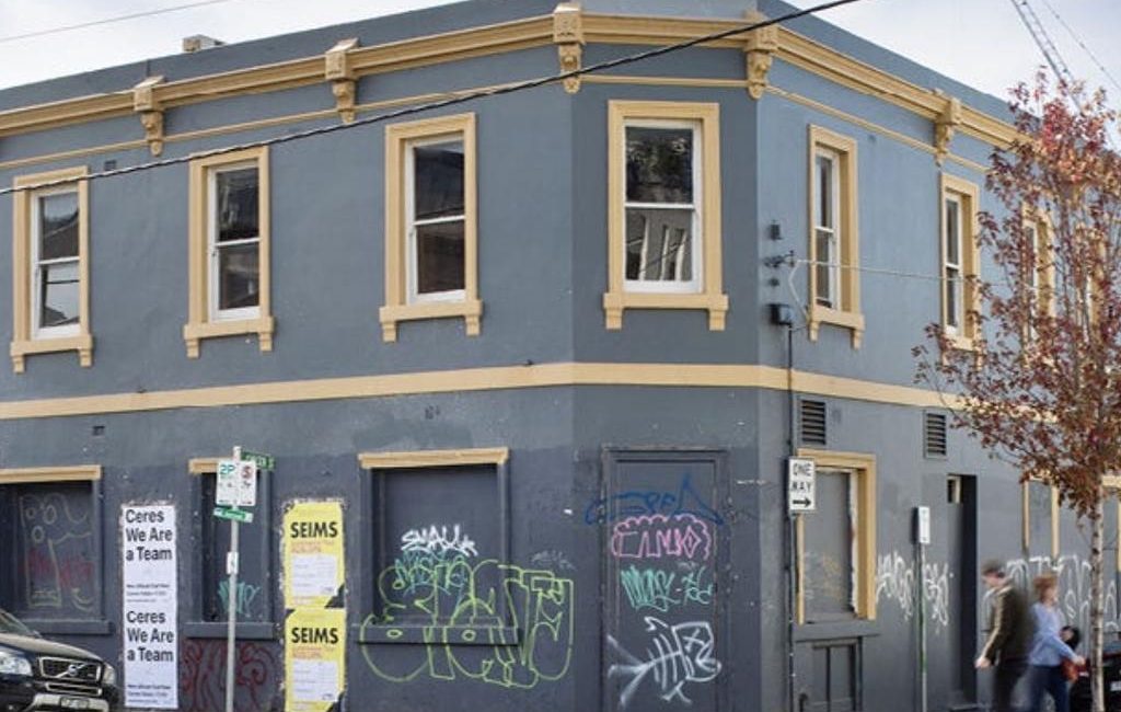 Businessman Morry Schwartz lists Collingwood’s former British Crown Hotel: has paid liquor license for six years, despite it being empty