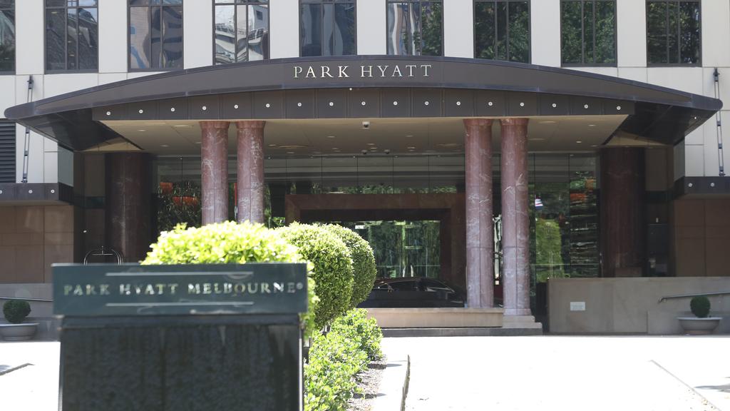 ENGLISH CRICKET HOTEL