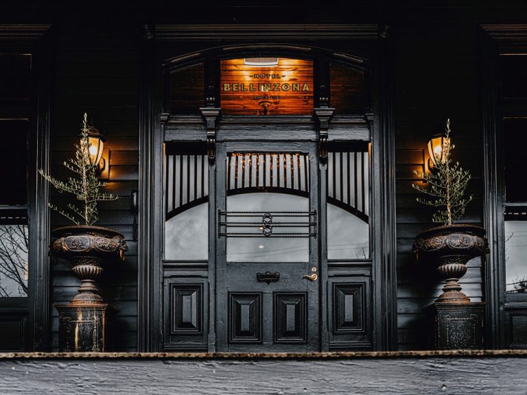 Around the corner from ‘The Block’: The largest hotel in Daylesford has hit the market