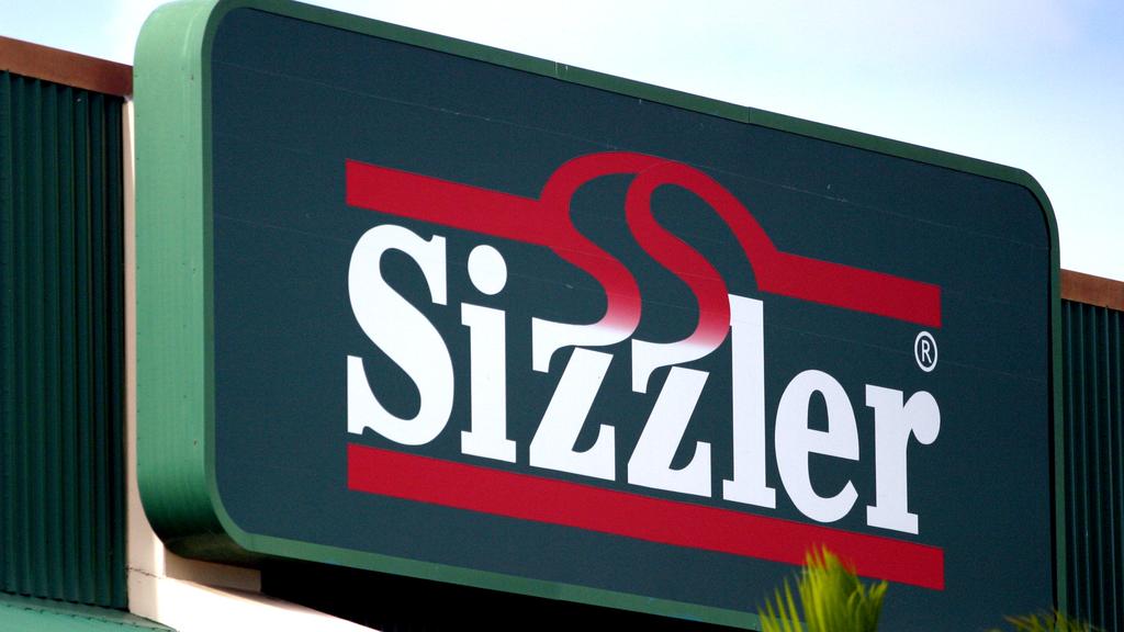 NEWS BCM - 28/2/06 - Sizzler Restaurant Sign at Toombul. Rat poison has been found in salad bar products at some Sizzler stores. PicGrantParker