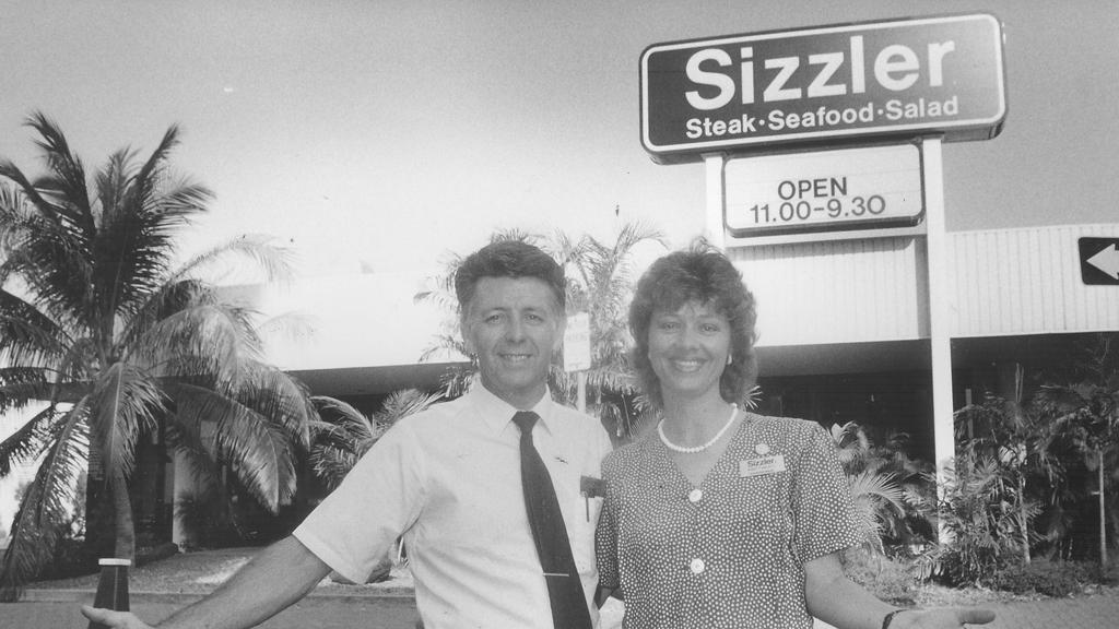Ken Fawcett (left) Janet Fawcett (right) at Sizzlers Darwin. Published 10/8/1991.