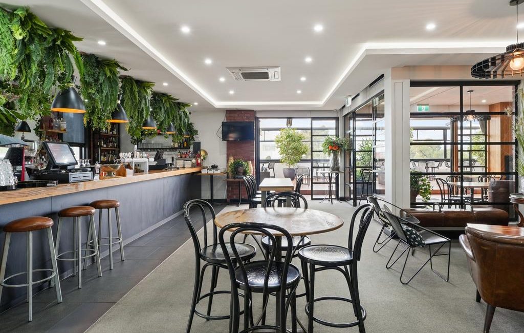 Long-time publicans list popular Geelong West hotel for sale