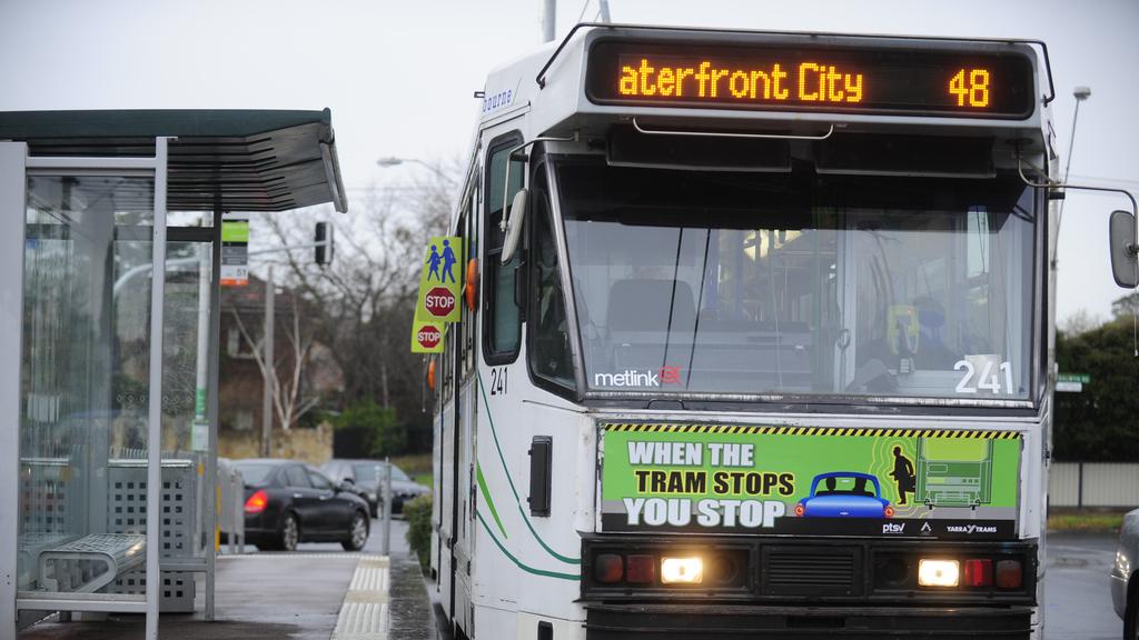 n08dt300 Tram. Number 48 Tram, junction of Doncaster Rd and Balwyn Rd, North Balwyn. Current Proposal to extend the Tram Route to Westfield Doncaster.
