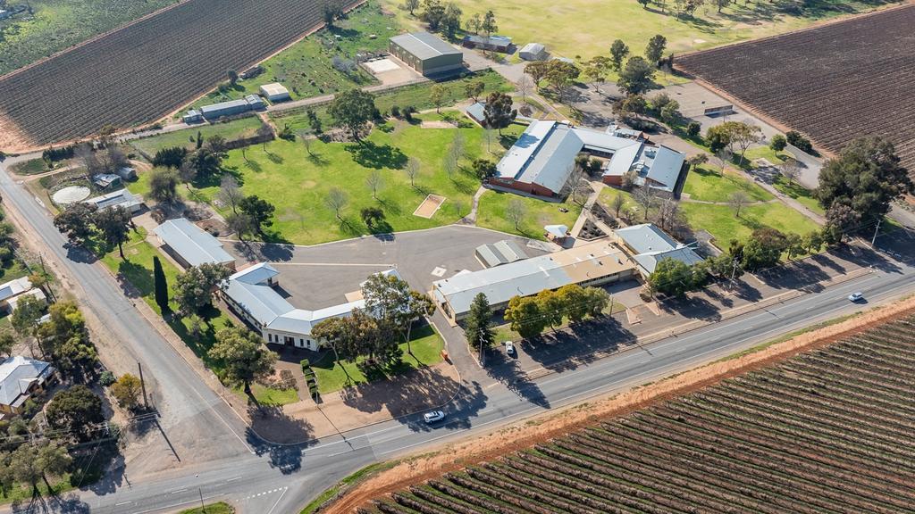 Supplied Editorial Corner of Old Sturt Highway and Distillery Rd, Glossop. Picture: Supplied by RWC Adelaide