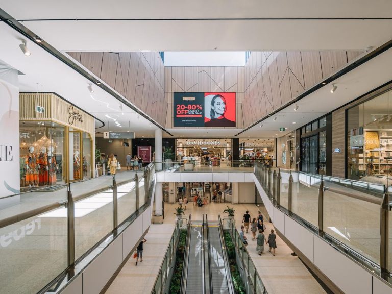Lendlease gets the nod to keep $2.8bn retail fund from independents
