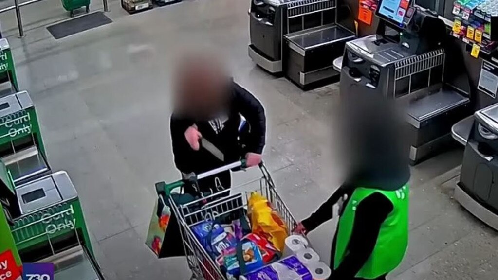 Supplied Real Estate A theif pulls out a knife at a Woolworths store and walks out with
their shopping. Source: ABC