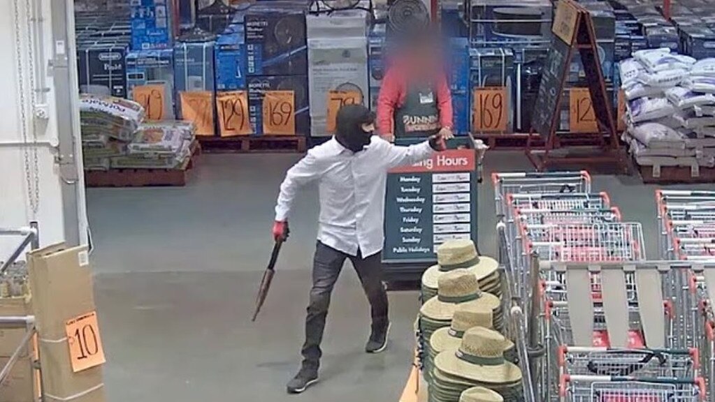 Supplied Real Estate A man wearing abuses Bunnings staff as he walks out with a stolen item
