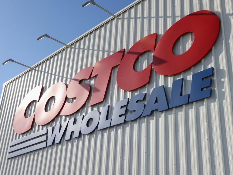 Costco just locked out thousands from early shopping