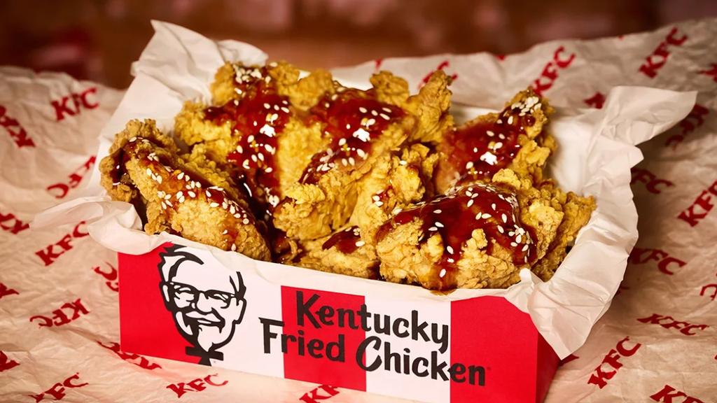 Supplied Real Estate KFC has announced it will be launching a world-first vending machine
in Australia later this month. Photos: Supplied