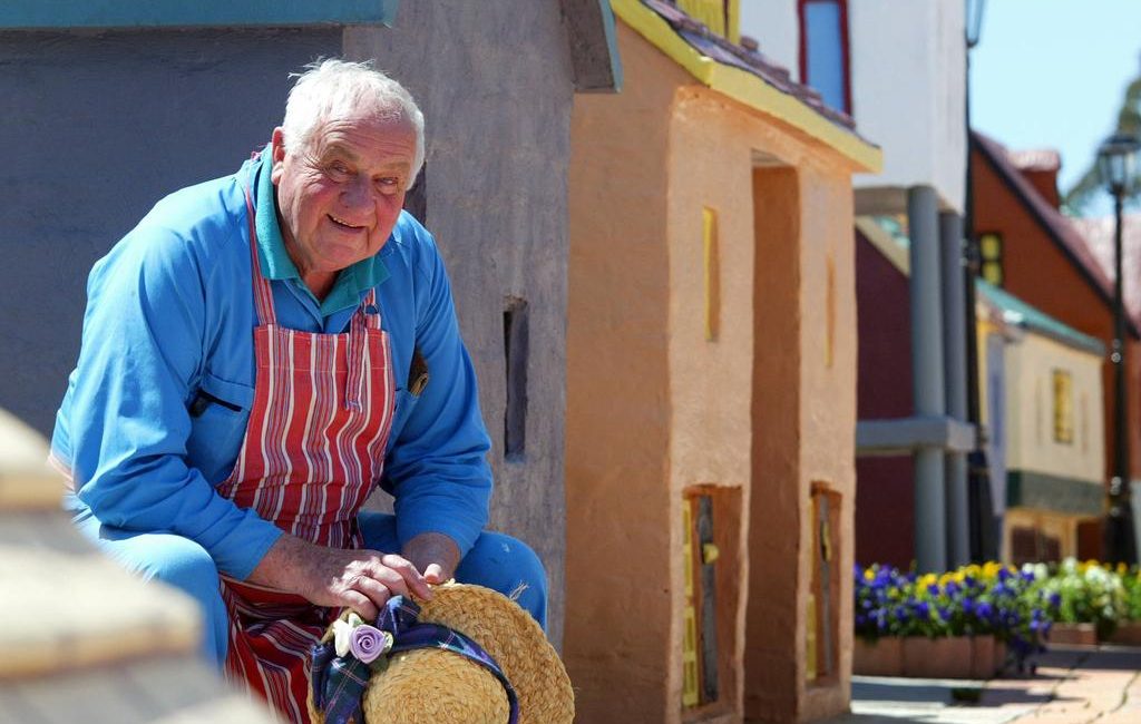 Quirky Tassie wonderland seeks new maze master