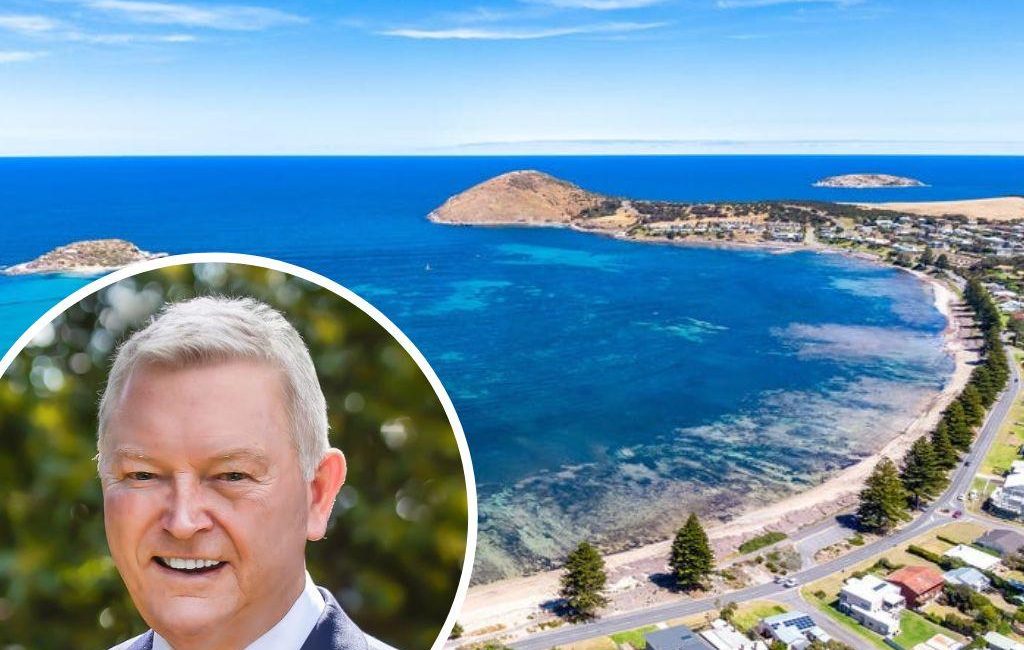 South coast holiday bookings recovering amid algal bloom crisis