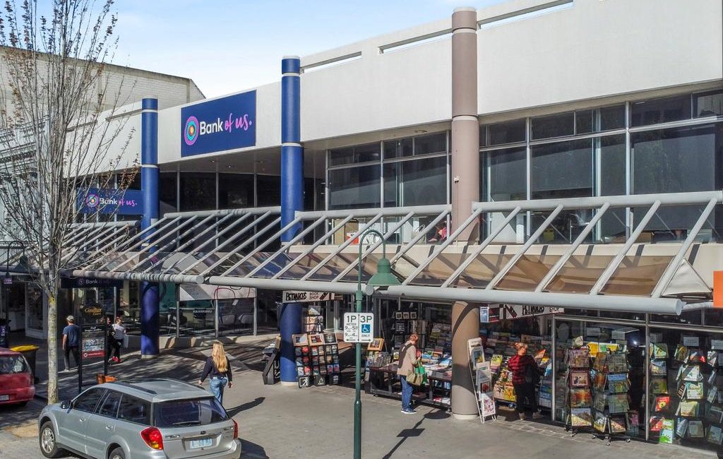 Bank of us puts head office up for grabs