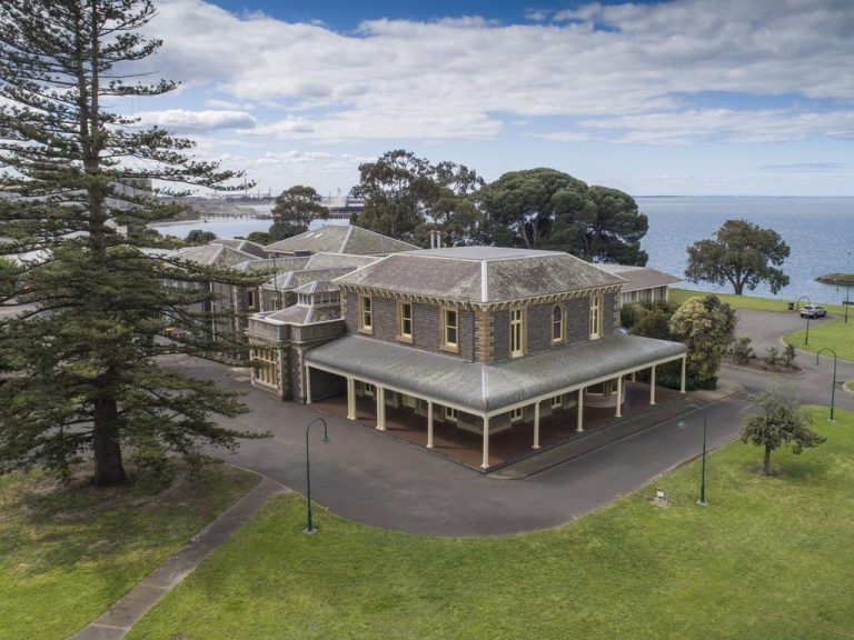 Osborne Park Association backs Gurner hotel deal for mansion