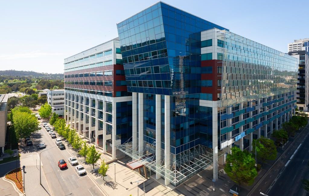 Billionaire Paul Lederer leads charge as private capital dominates property deals