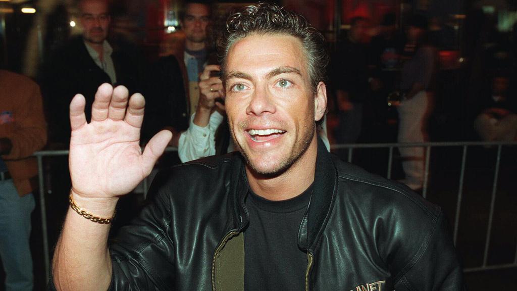 Actor Jean-Claude Van Damme at opening of Sydney's Planet Hollywood restaurant.        
Damme/Actor                          
Van/Damme/Actor P/        
New South Wales (NSW) / Restaurants